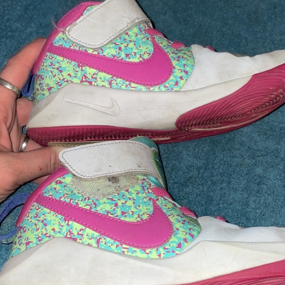 Nike Kids’ girls shoes, size 1 Great condition. - Picture 5 of 5